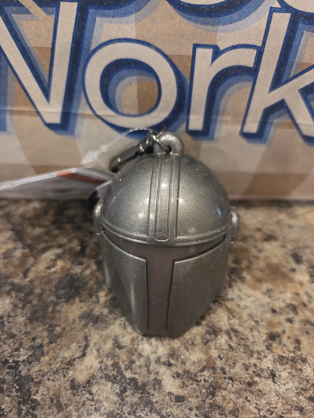 MANDALORIAN LIGHT UP POCKETBAC HOLDER